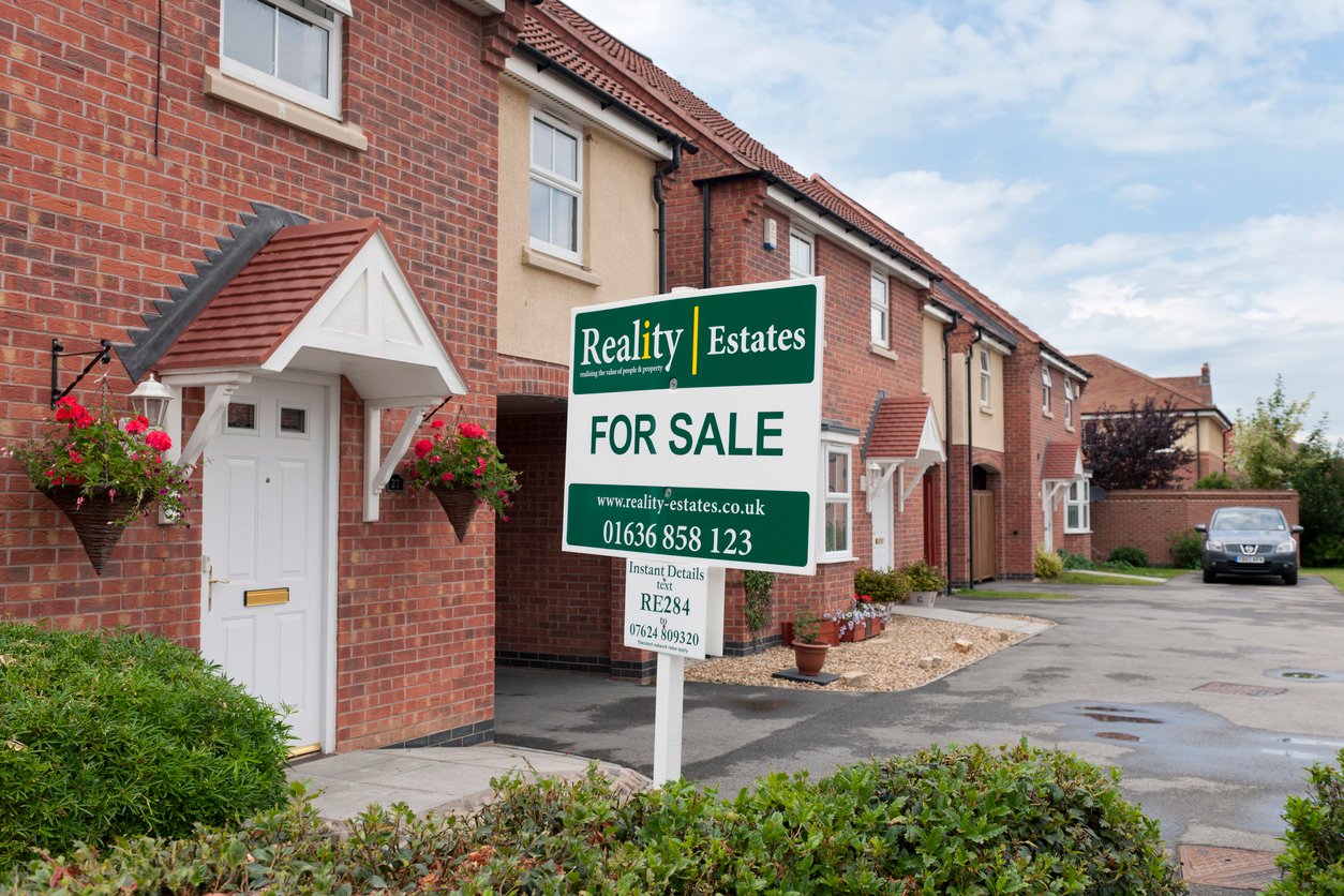 realtor-exterior-signage